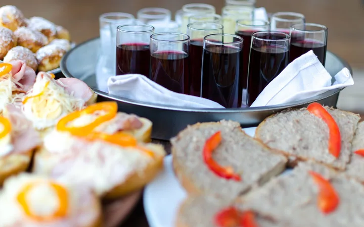 Elegantní catering raut na akci